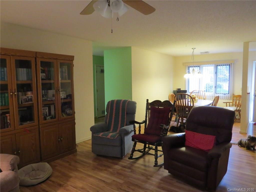 105 Derbyshire Drive #105 - Photo 6