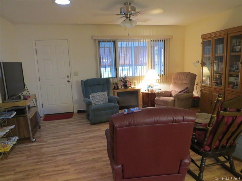 105 Derbyshire Drive #105 - Photo 10