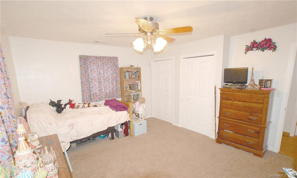 146 Pinehurst Drive - Photo 8