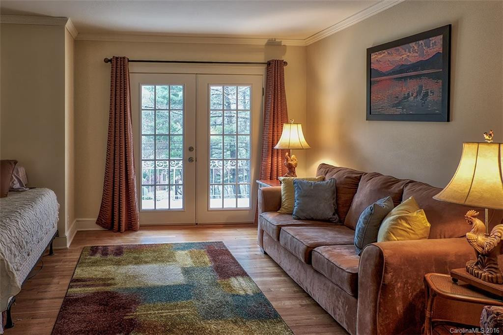 153 Greenview Drive - Photo 11