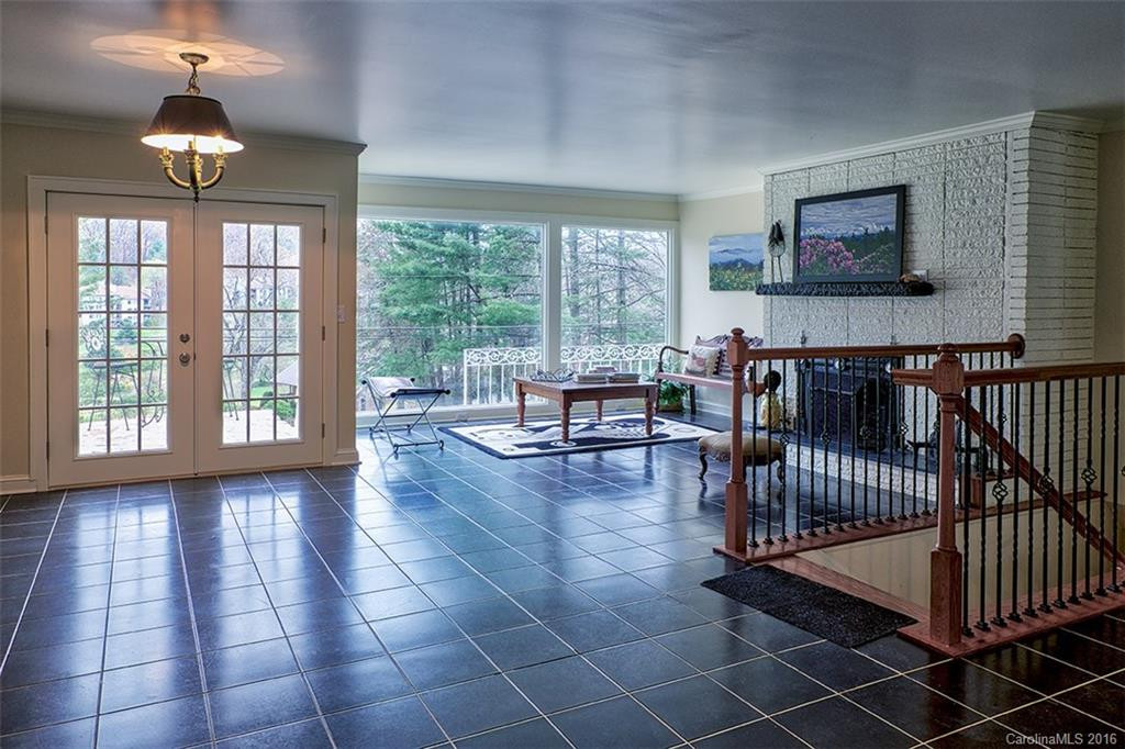 153 Greenview Drive - Photo 6