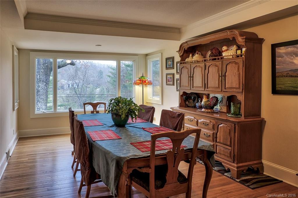 153 Greenview Drive - Photo 8