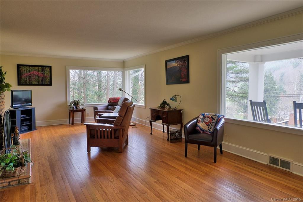 153 Greenview Drive - Photo 9