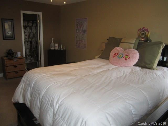 1005 Abbey Circle #1 - Photo 17