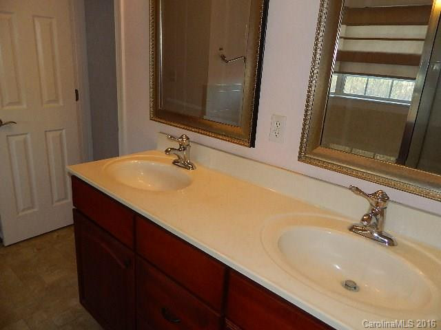 390 Dix Creek Road - Photo 15