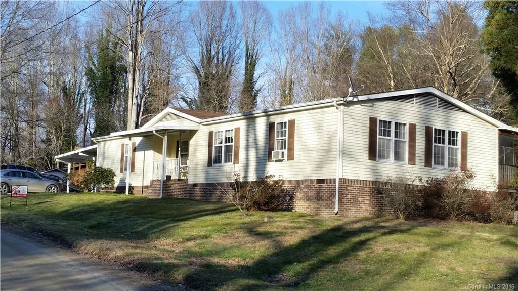 108 Lynnwood Lane