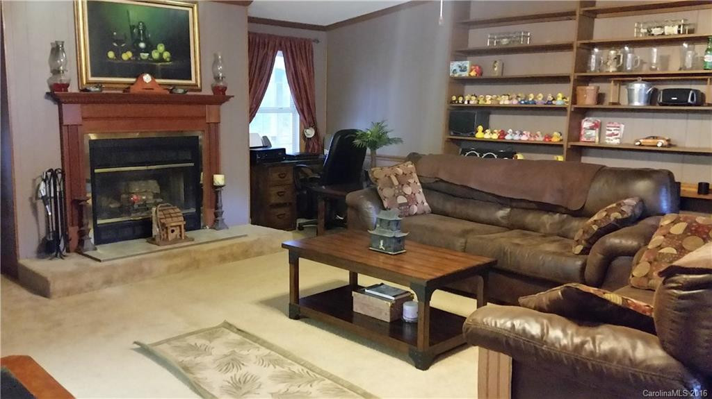 108 Lynnwood Lane - Photo 2