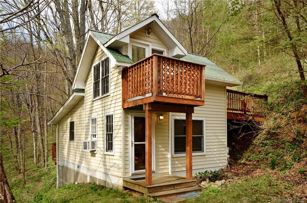 25 Listening Cove