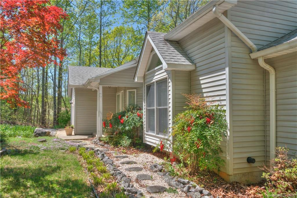 81 Carpenters Lane - Photo 2