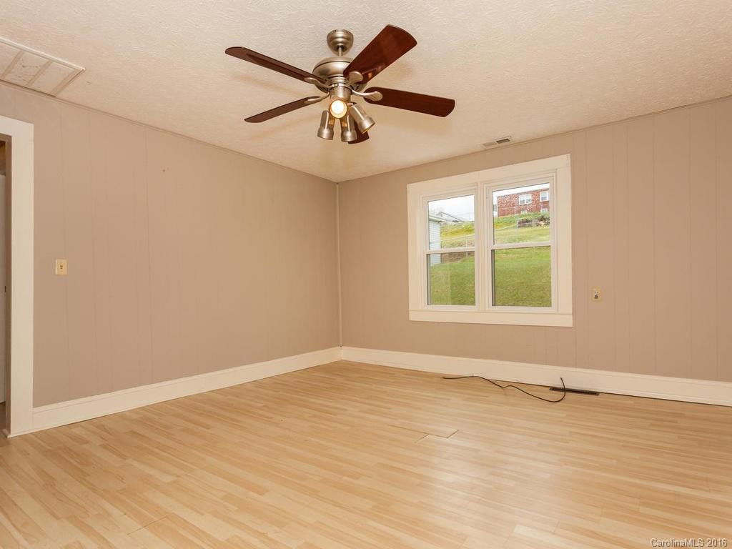 19 Allen Street - Photo 12