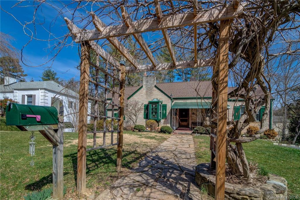 4 Waverly Road - Photo 2