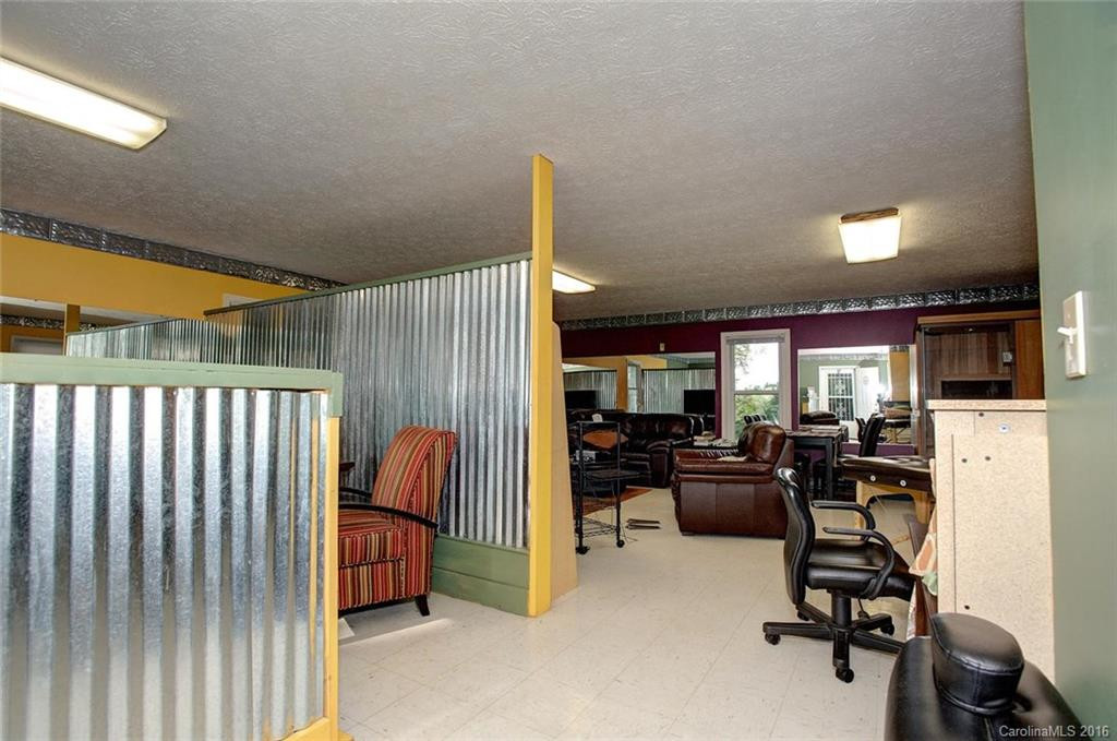 1411 Greenville Highway - Photo 17
