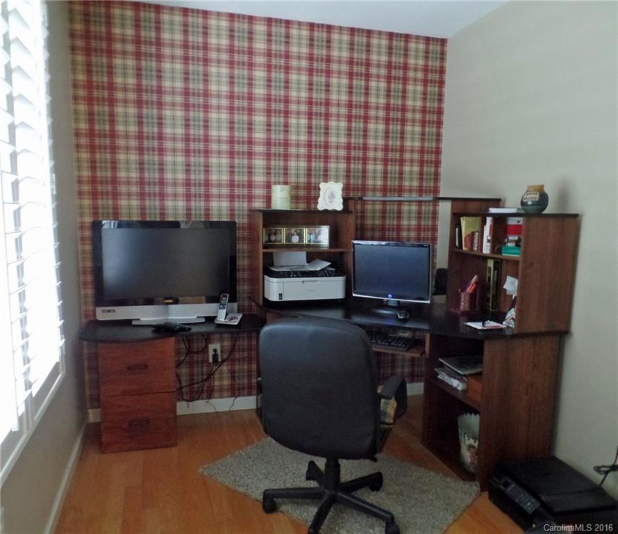 302 Thunder Road #S2L109 - Photo 4