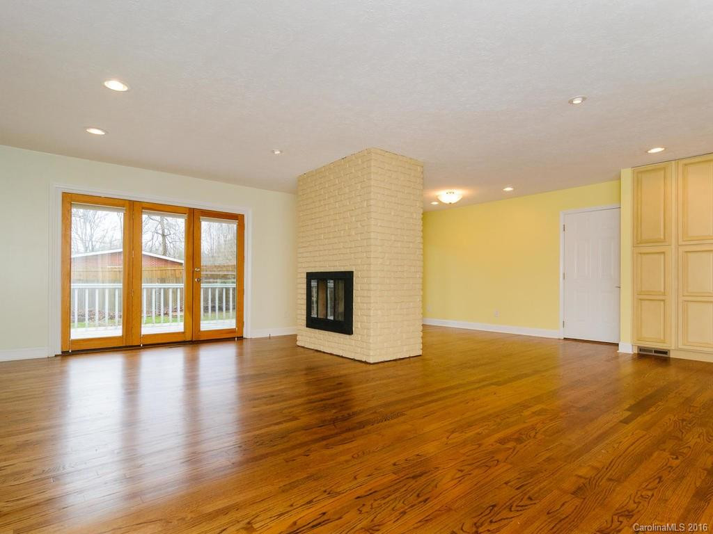 63 Imperial Court - Photo 4