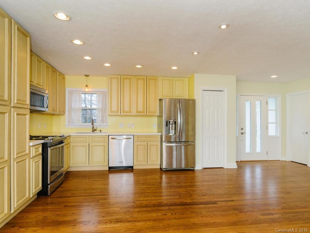 63 Imperial Court - Photo 8