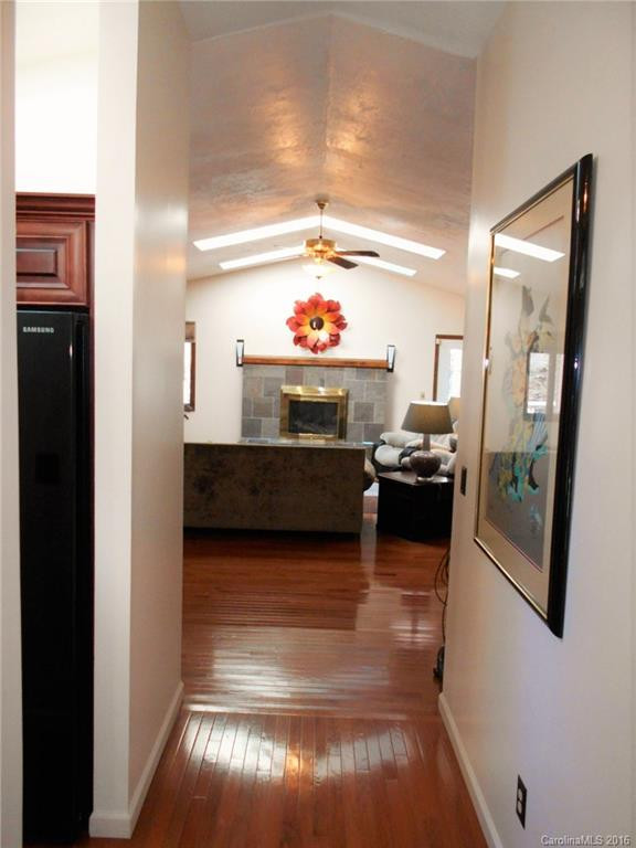 1833 Cherrywood Lane - Photo 5
