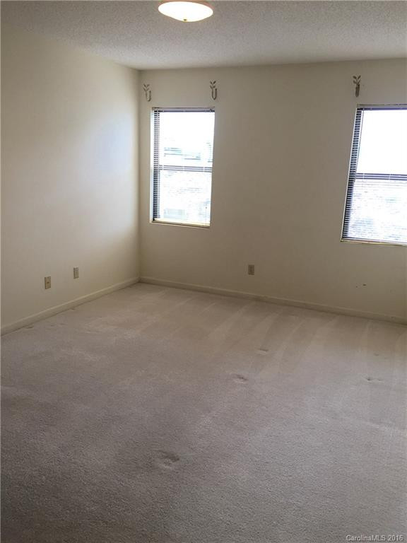 2201 Abbey Circle #V1 - Photo 11