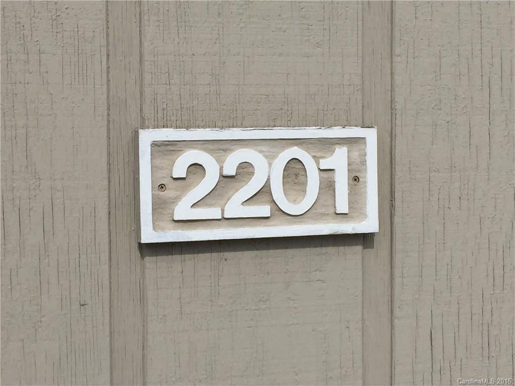 2201 Abbey Circle #V1 - Photo 3