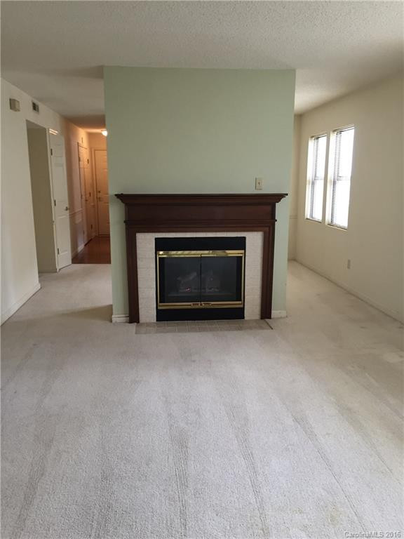 2201 Abbey Circle #V1 - Photo 4