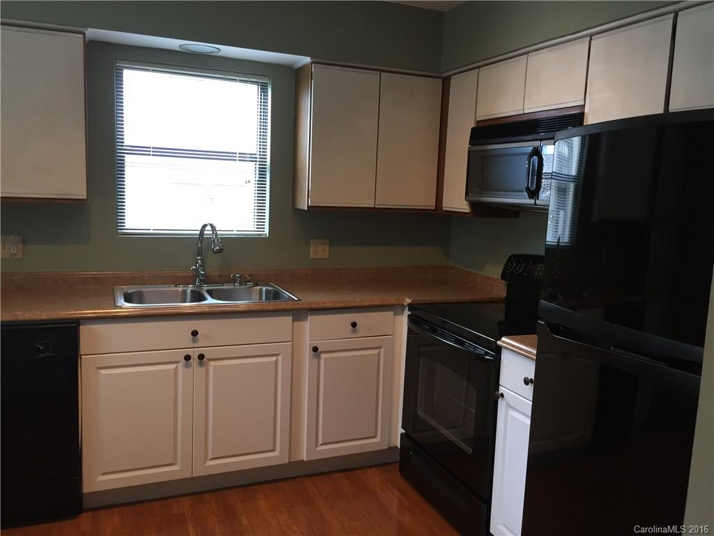 2201 Abbey Circle #V1 - Photo 5
