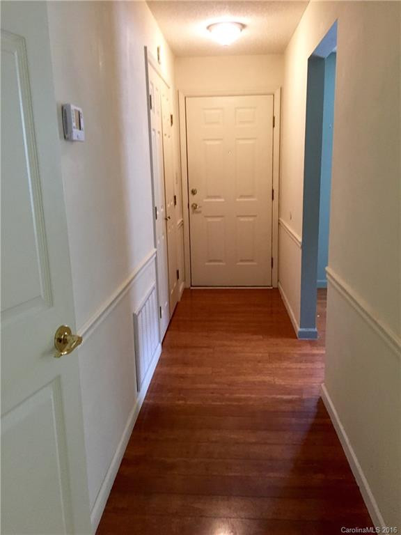 2201 Abbey Circle #V1 - Photo 9