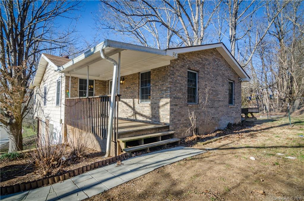 84 Lakeside Drive
