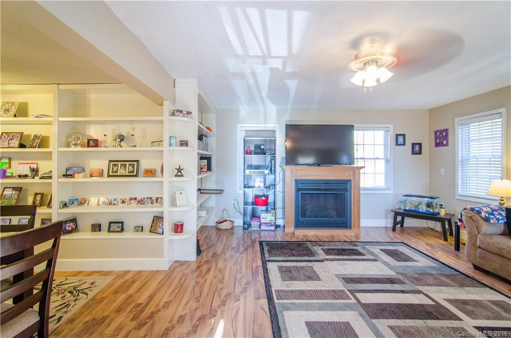 84 Lakeside Drive - Photo 3