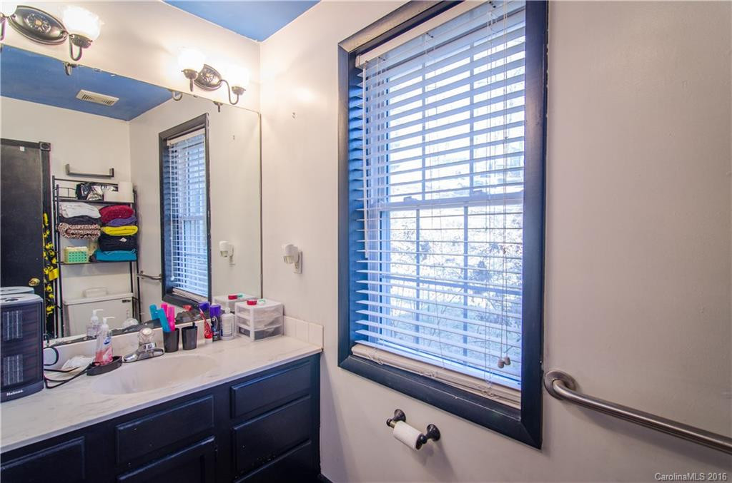 84 Lakeside Drive - Photo 5
