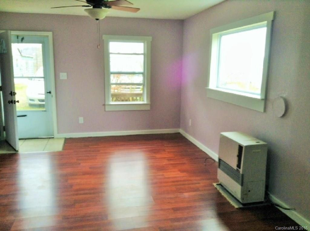 556 Deaverview Road - Photo 2