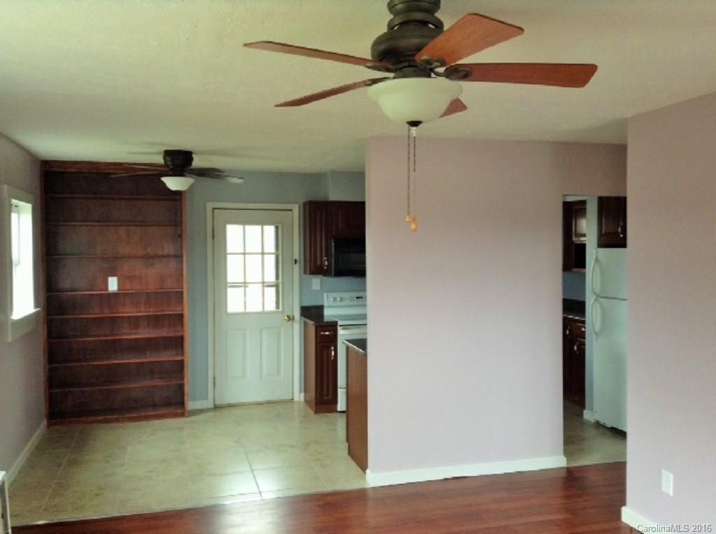 556 Deaverview Road - Photo 3