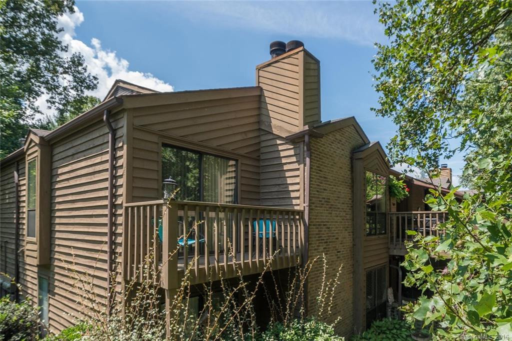 10 Ravencroft Lane #10