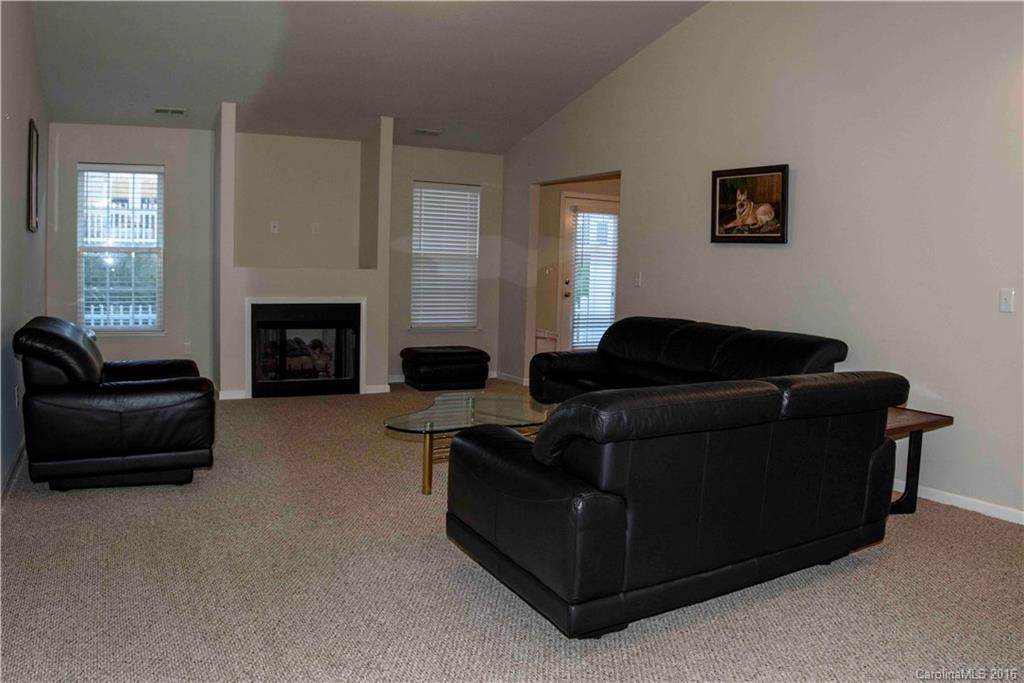98 Sunny Meadows Boulevard #UNIT 46 BLD C-J - Photo 2