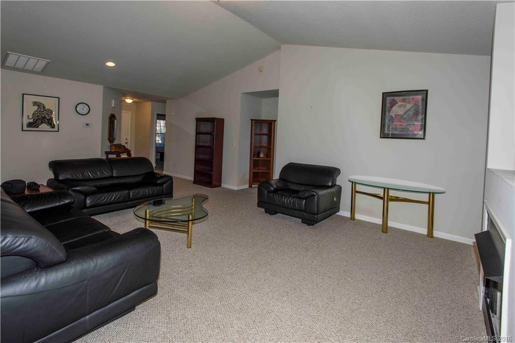 98 Sunny Meadows Boulevard #UNIT 46 BLD C-J - Photo 11