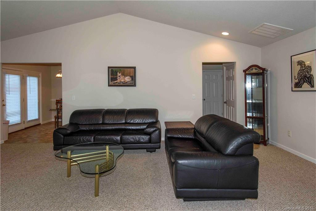 98 Sunny Meadows Boulevard #UNIT 46 BLD C-J - Photo 13