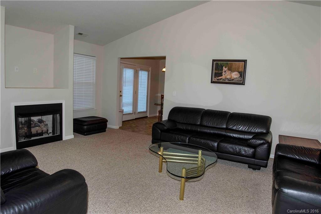 98 Sunny Meadows Boulevard #UNIT 46 BLD C-J - Photo 14