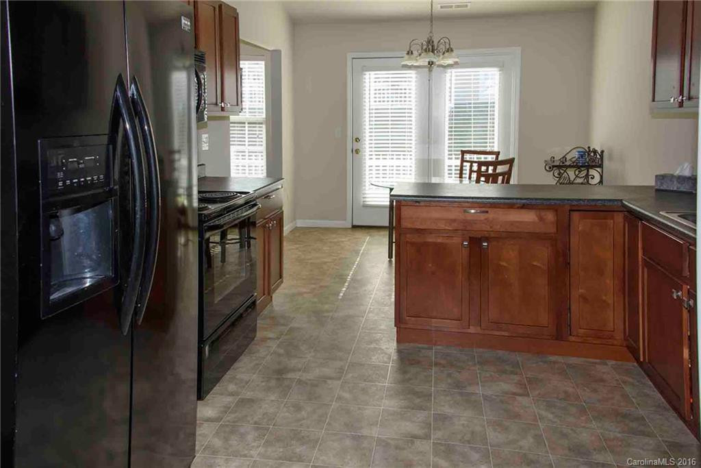 98 Sunny Meadows Boulevard #UNIT 46 BLD C-J - Photo 4
