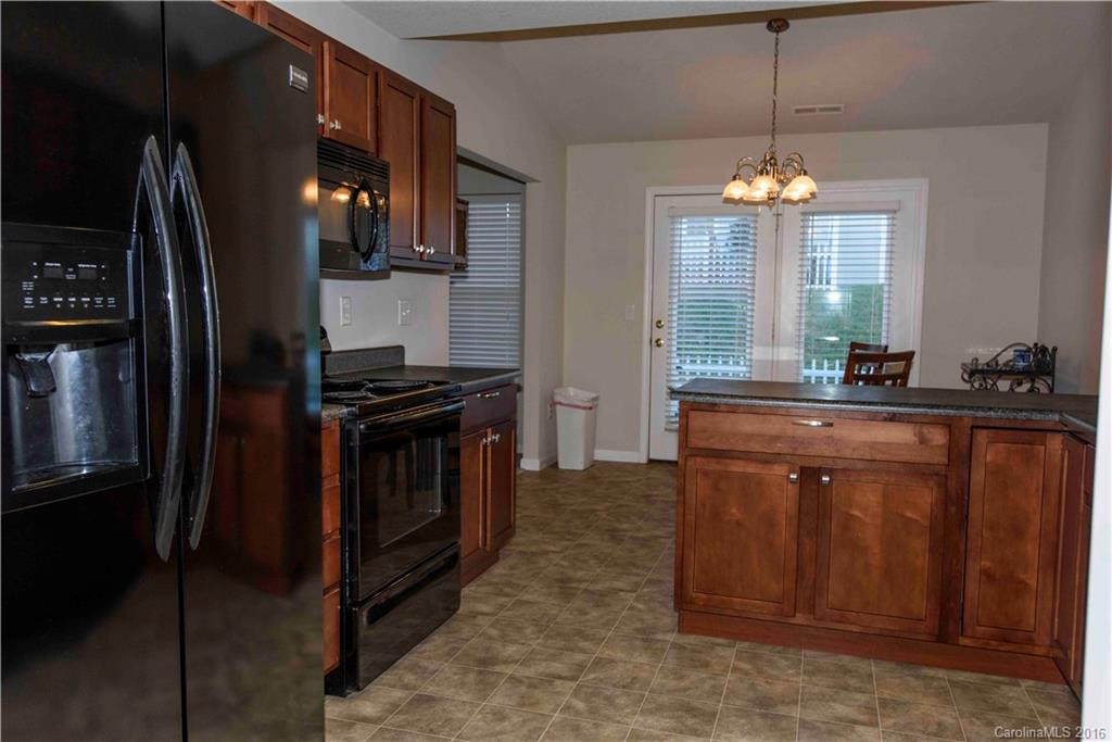 98 Sunny Meadows Boulevard #UNIT 46 BLD C-J - Photo 5