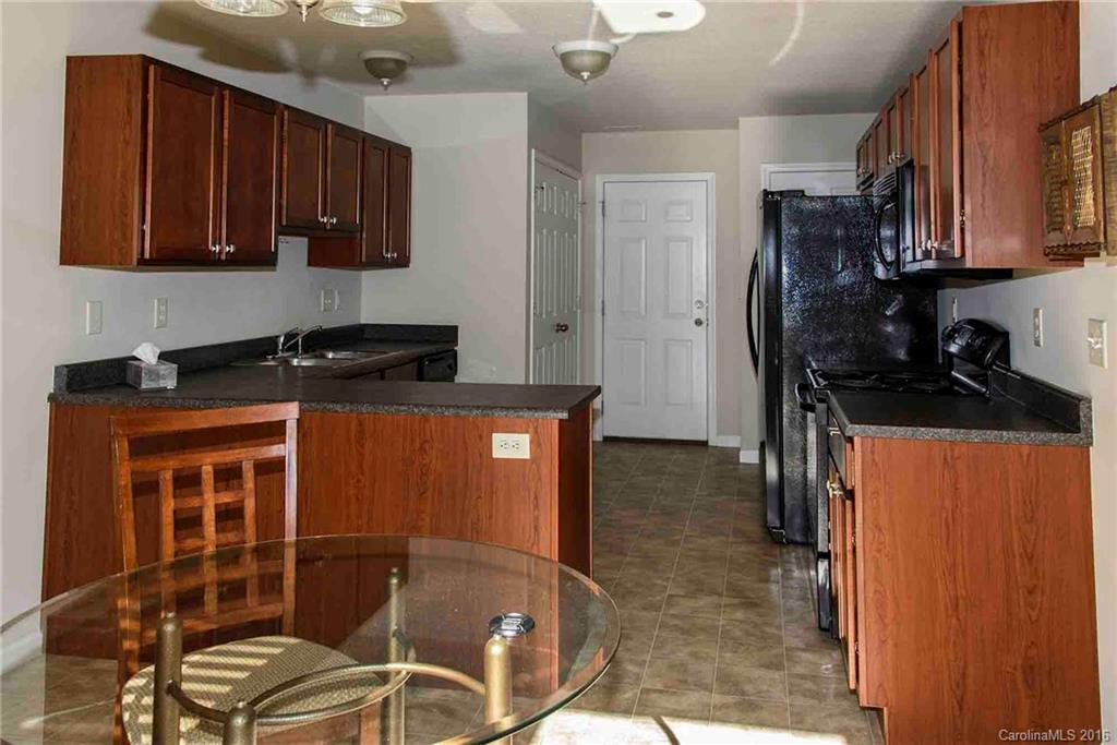98 Sunny Meadows Boulevard #UNIT 46 BLD C-J - Photo 6