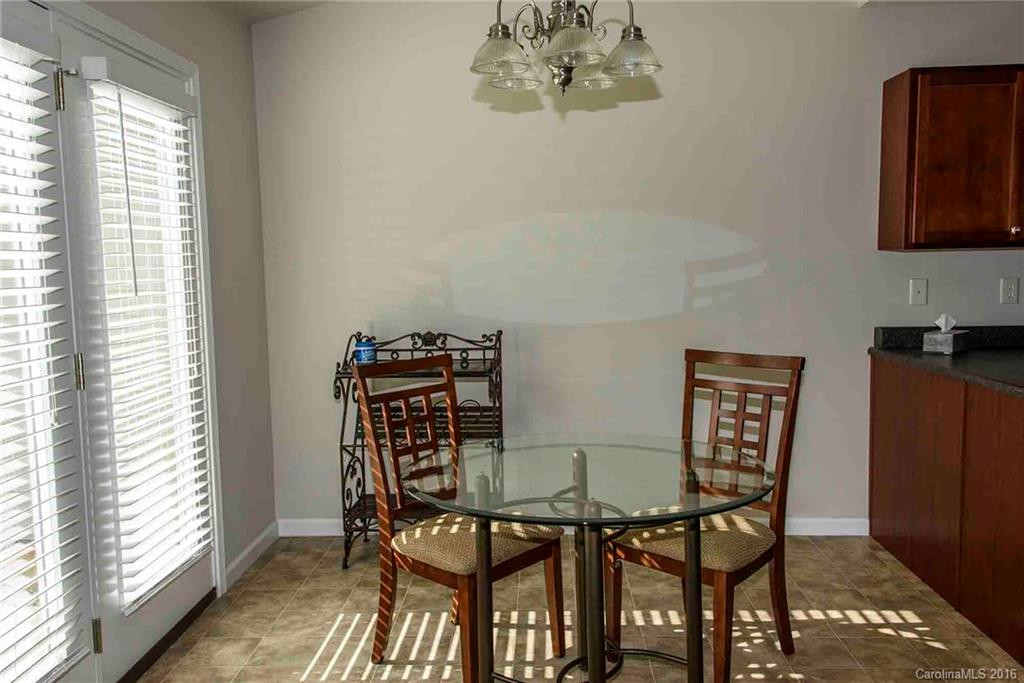 98 Sunny Meadows Boulevard #UNIT 46 BLD C-J - Photo 7