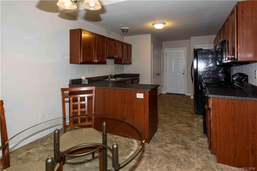 98 Sunny Meadows Boulevard #UNIT 46 BLD C-J - Photo 8