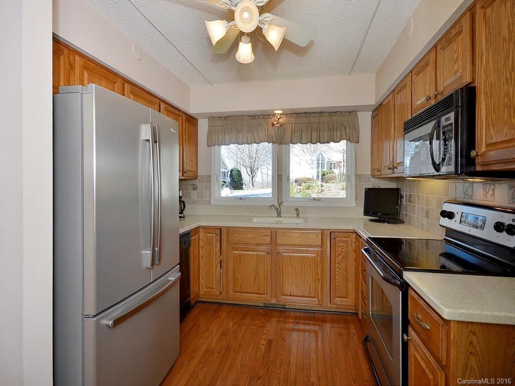 121 Carriage Walk Lane #E-2 - Photo 12