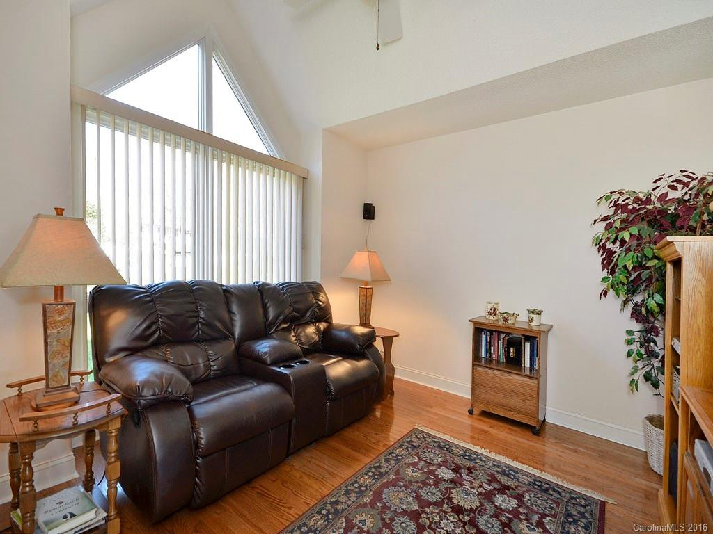 121 Carriage Walk Lane #E-2 - Photo 14