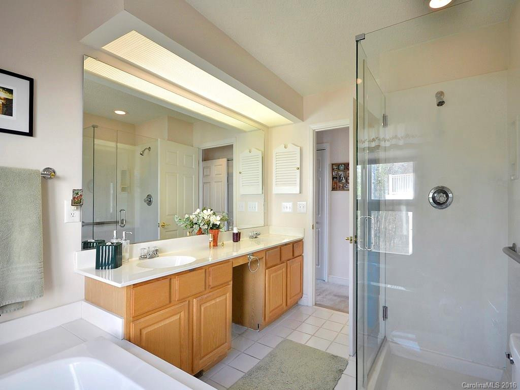 121 Carriage Walk Lane #E-2 - Photo 17