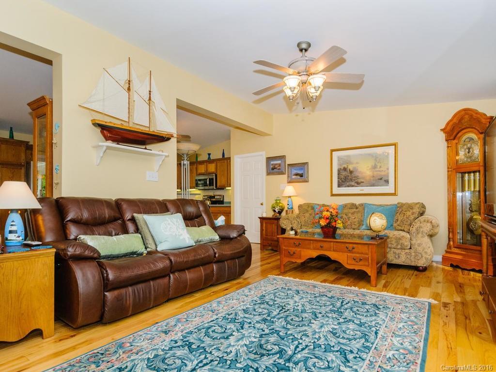 135 Charity Lane - Photo 3