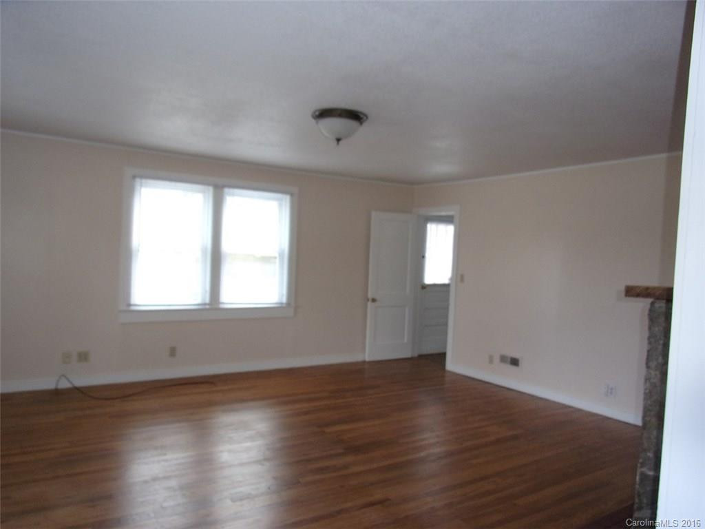 16 Appletree Street - Photo 2