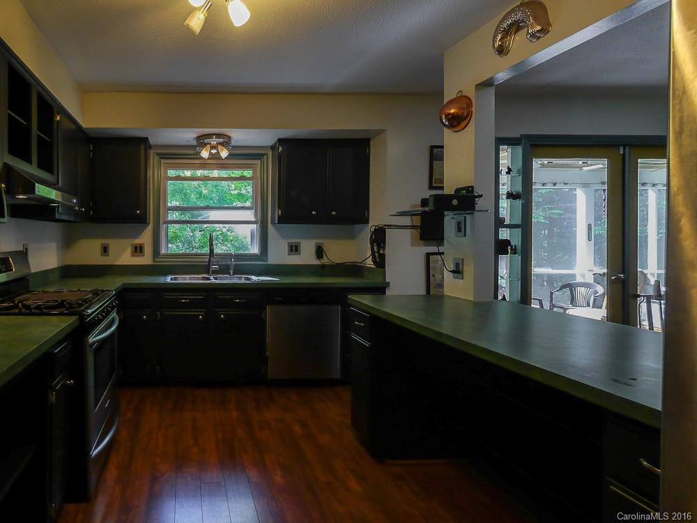 3 Woodland Court #27 - Photo 2