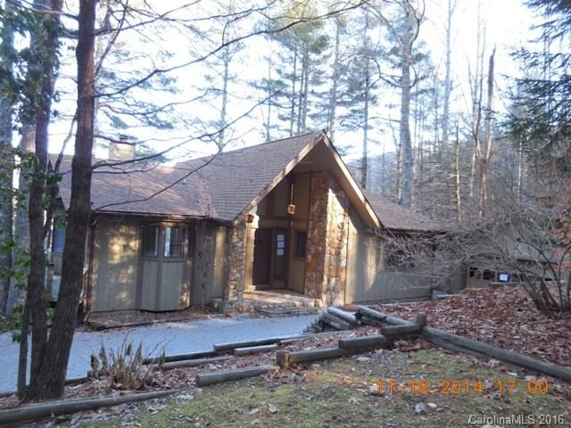 87 Fountainhead Drive