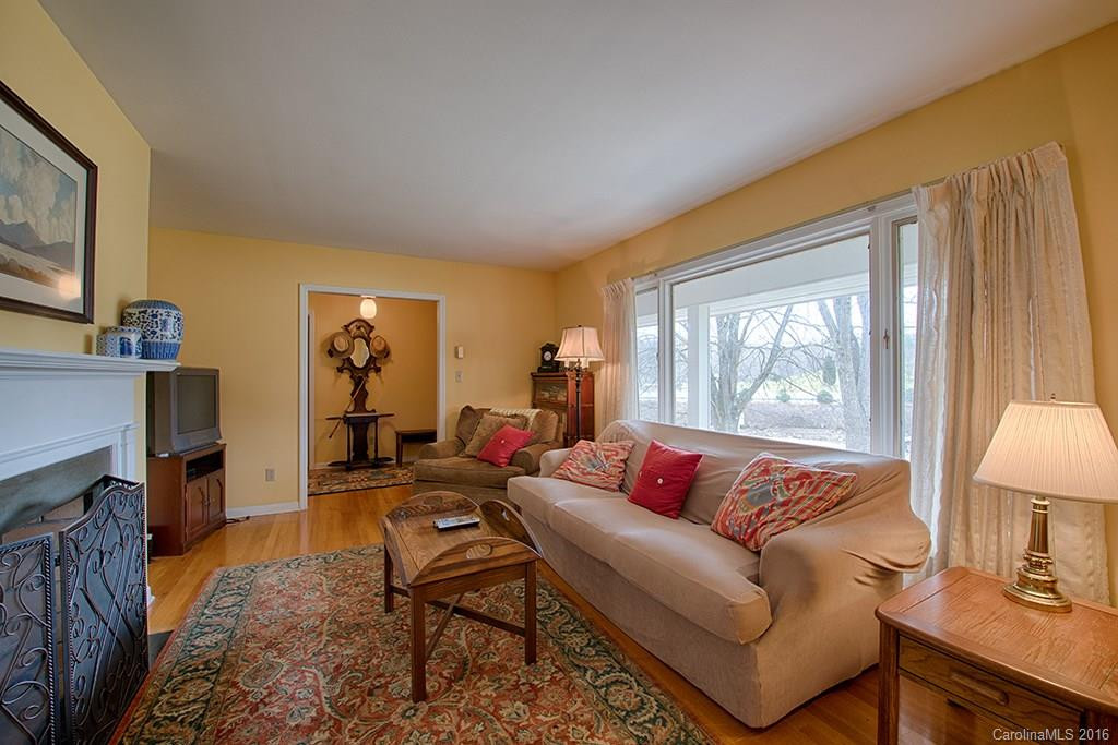 2961 Lakeshore Drive #3 - Photo 3