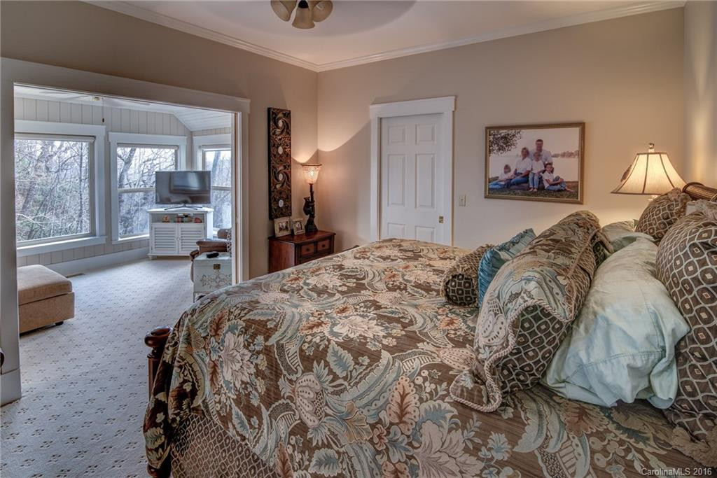 1 Wedgewood Terrace - Photo 14