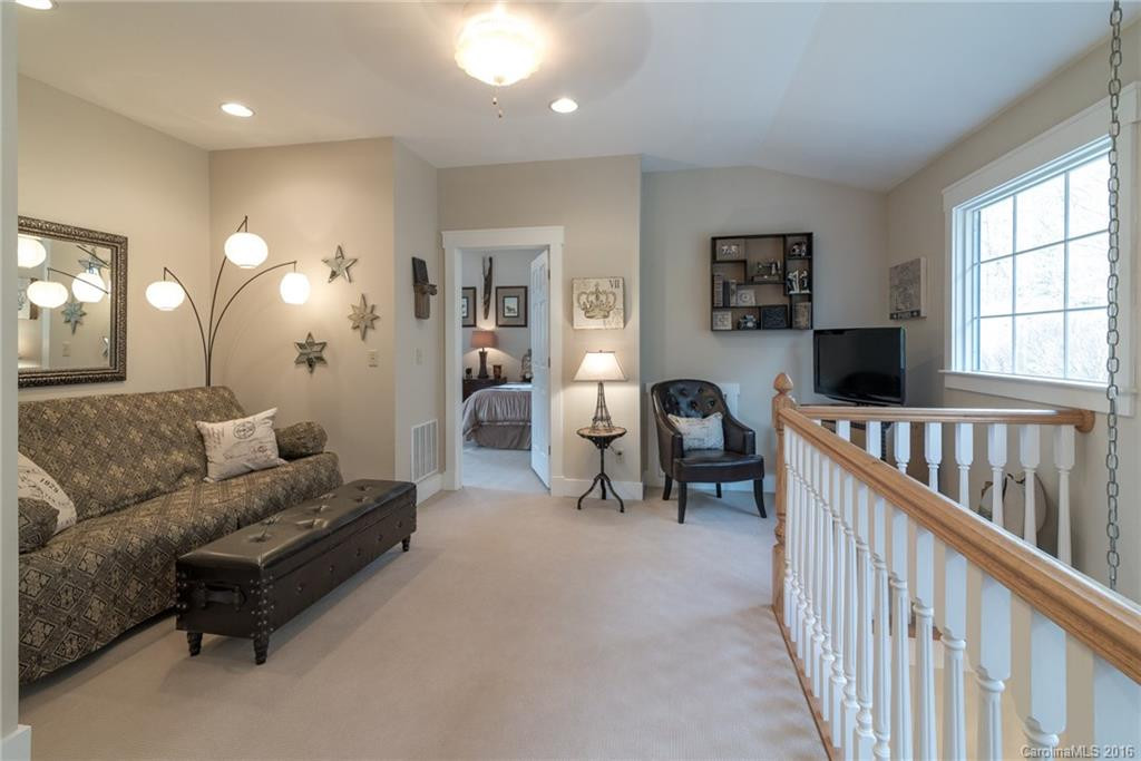 1 Wedgewood Terrace - Photo 18